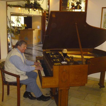 Hotel Reifenstein Kleinbartloff Экстерьер фото