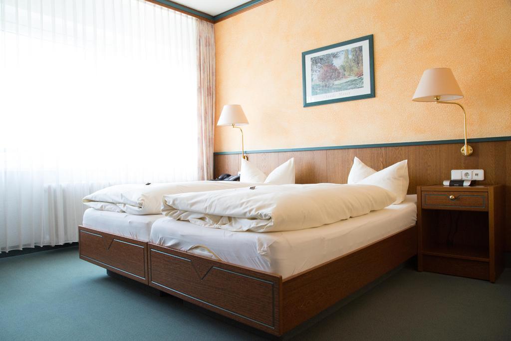 Hotel Reifenstein Kleinbartloff Экстерьер фото