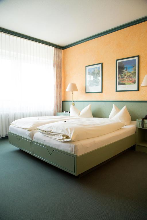 Hotel Reifenstein Kleinbartloff Экстерьер фото