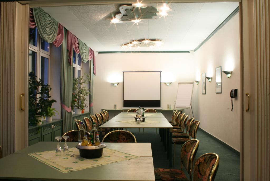 Hotel Reifenstein Kleinbartloff Экстерьер фото