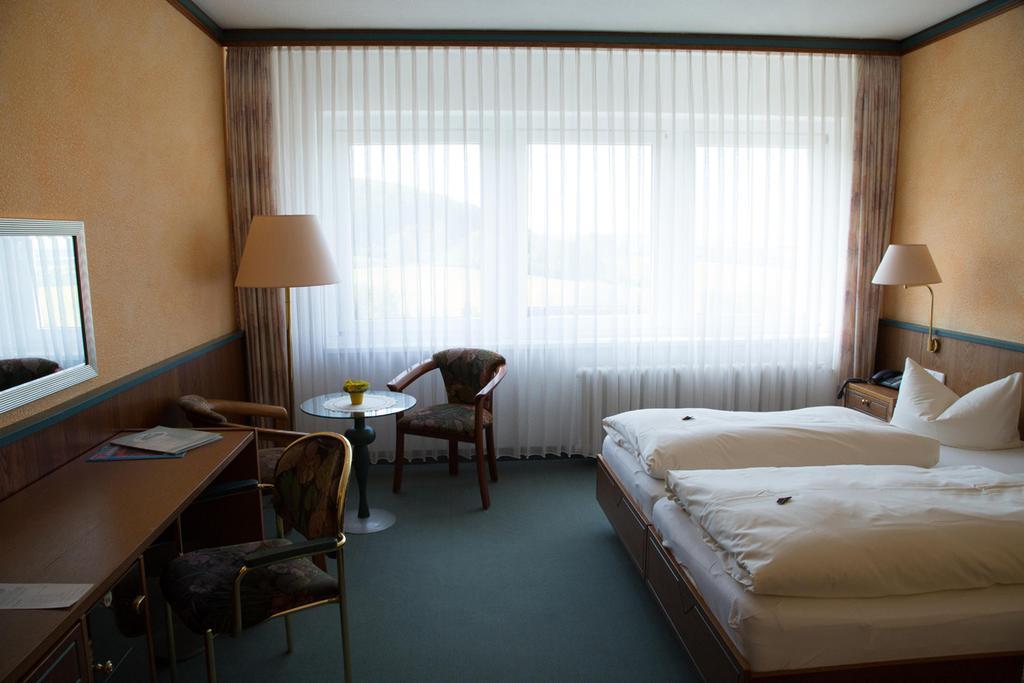 Hotel Reifenstein Kleinbartloff Экстерьер фото