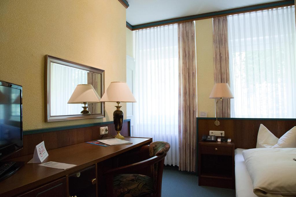 Hotel Reifenstein Kleinbartloff Экстерьер фото